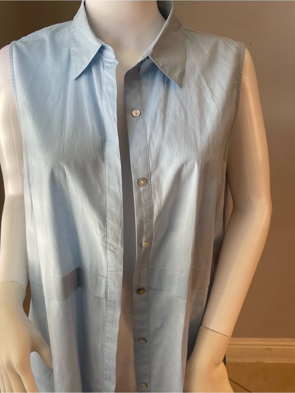 This is a light blue Forever 21 sleeveless top size medium
Like new condition - Picture 3 of 11